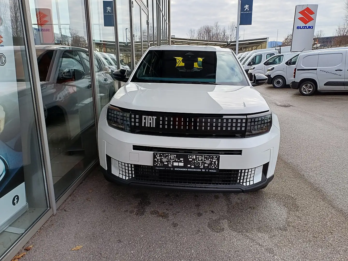 Fiat Grande Panda Hybrid mHEV 110 6-Gang eDCT Icon Weiß - 2