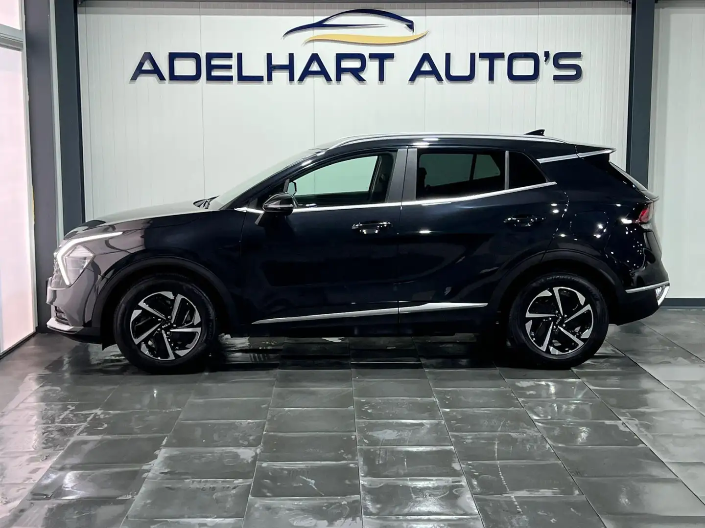 Kia Sportage 1.6 T-GDi MHEV DynamicLine Automaat / Navigatie fu Zwart - 2