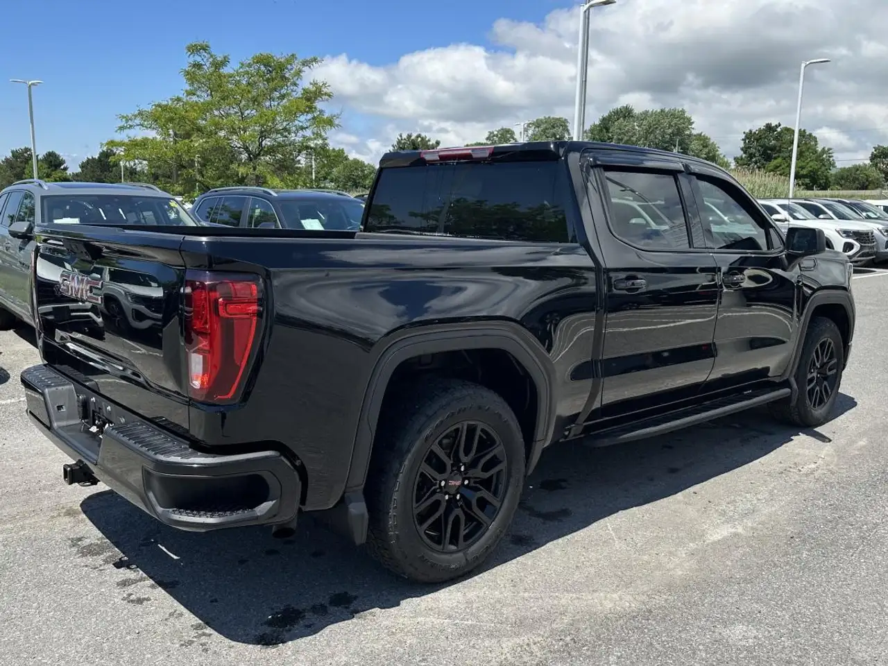 GMC Sierra 1500 photo GMC Sierra 1500