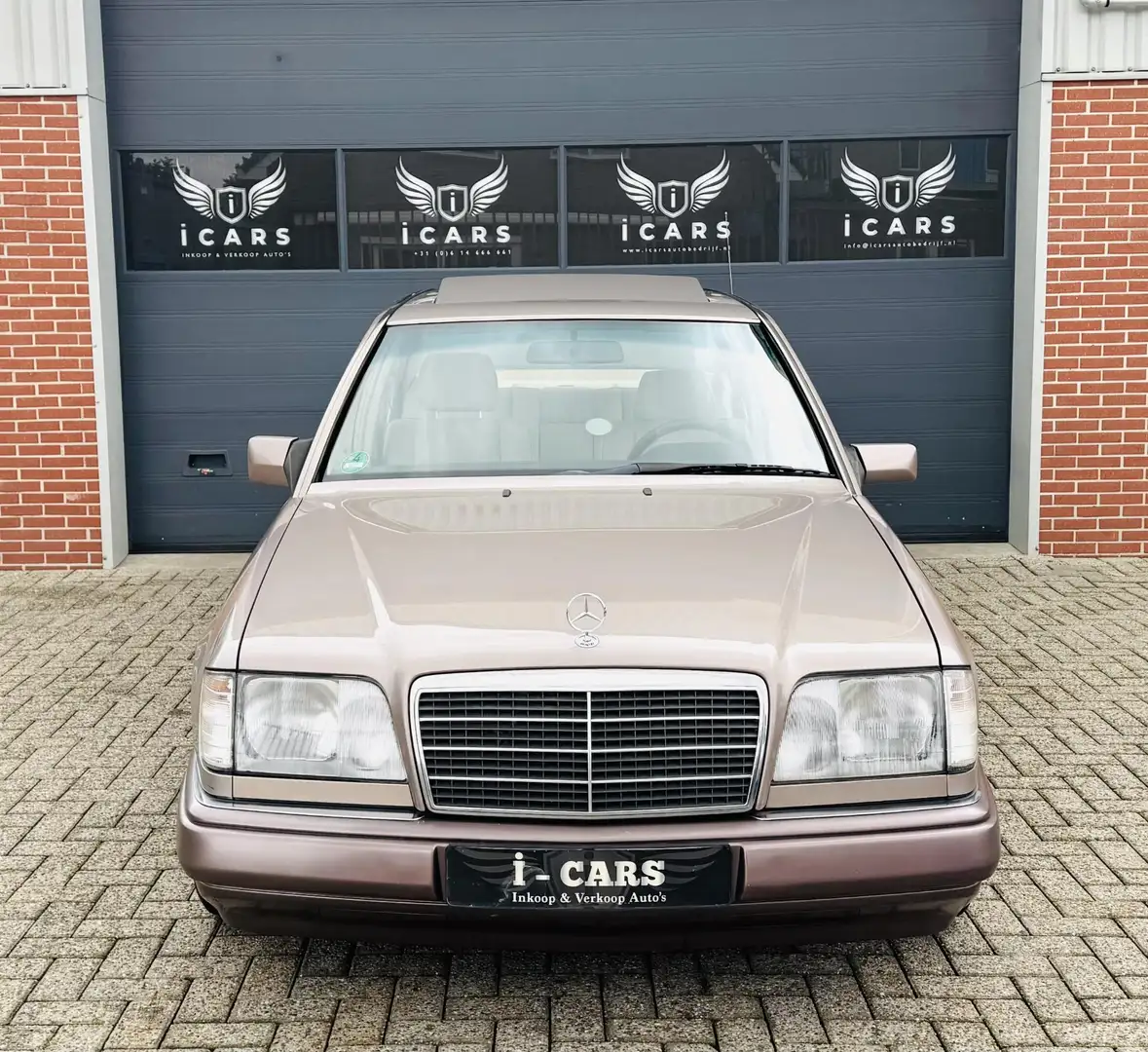 Mercedes-Benz E 200 Schuidak 114.164 km! Airco Oldtimer/Youngtimer Beige - 2