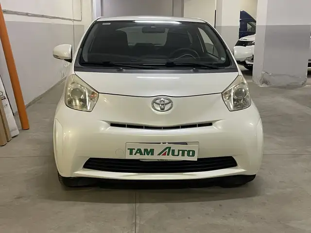 Toyota iQ iQ 1.0 cvt (multidrive)