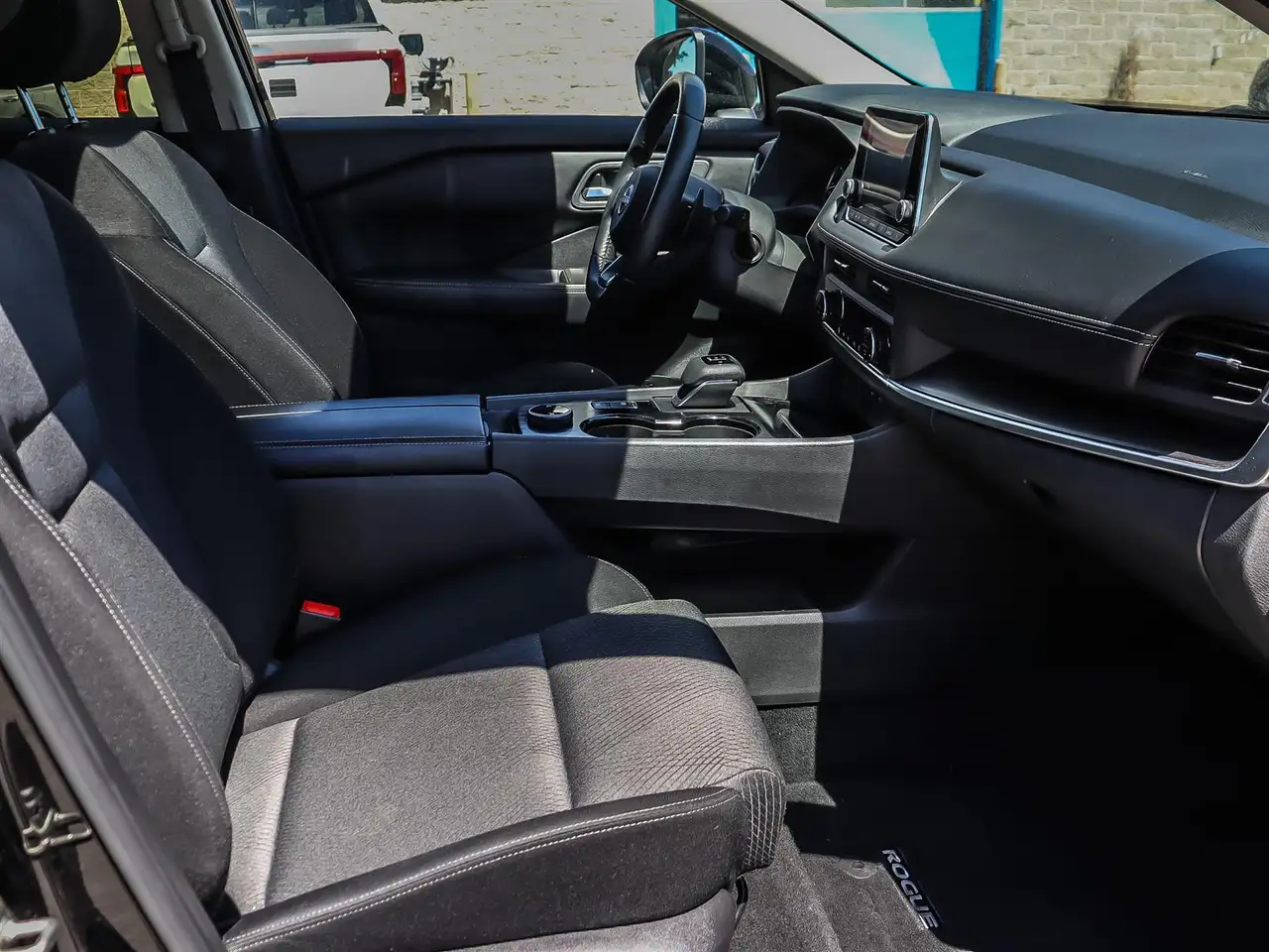 Nissan Rogue снимка Nissan Rogue
