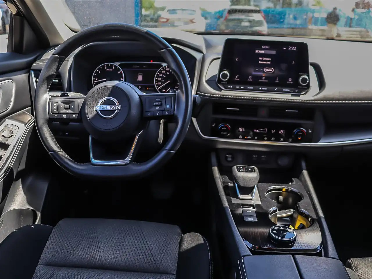 Nissan Rogue снимка Nissan Rogue