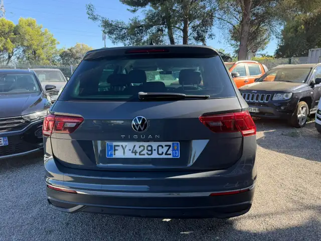 Volkswagen Tiguan view 11