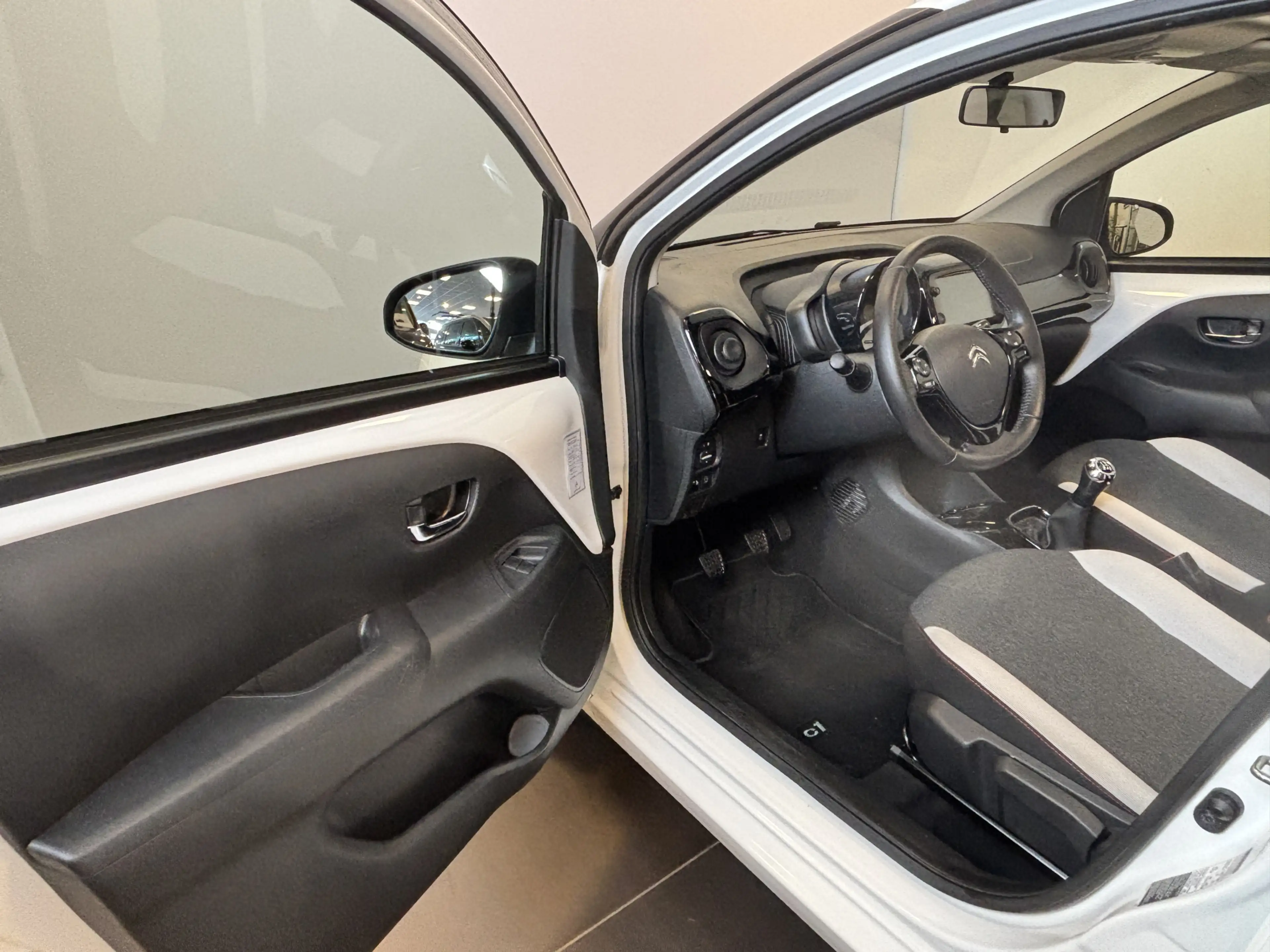 Citroen C1 VTi Airscape Shine Camera | Apple Carplay/Android — photo 10