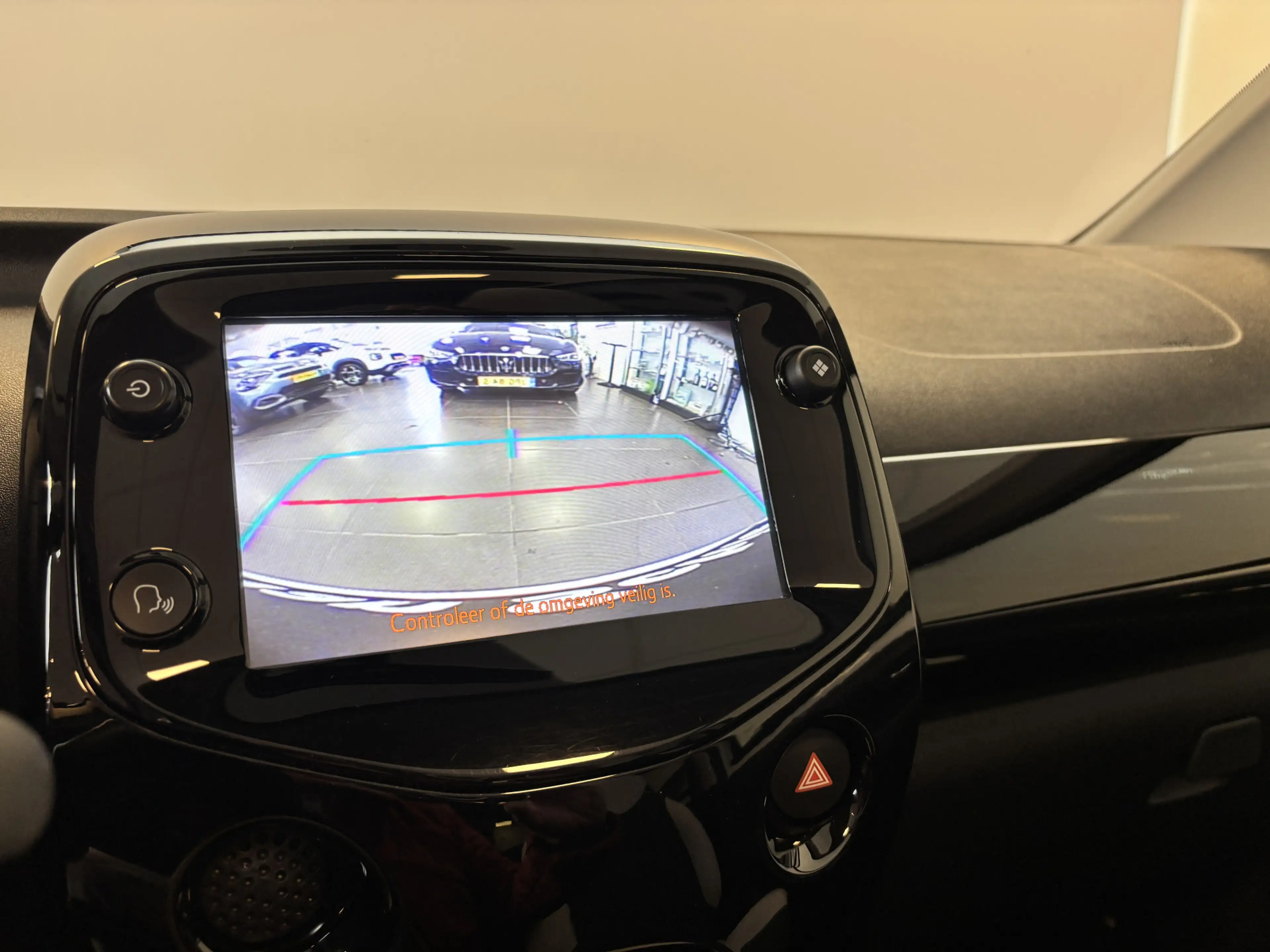 Citroen C1 VTi Airscape Shine Camera | Apple Carplay/Android — photo 17