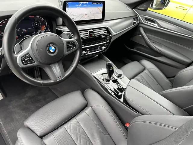 BMW 5 Series view 12