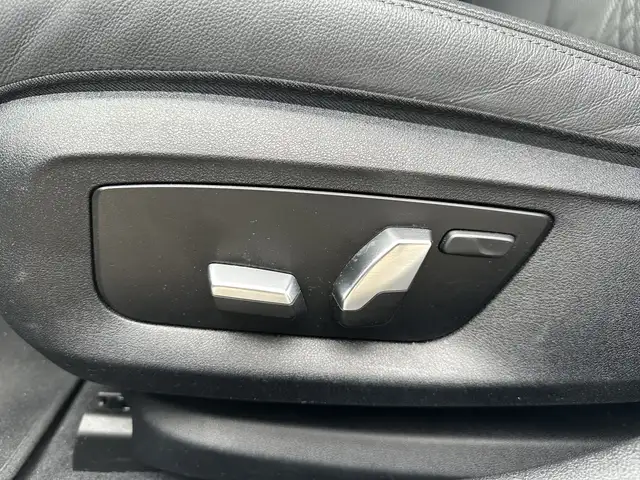BMW 5 Series view 15