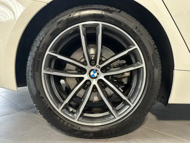 BMW 5 Series view 3