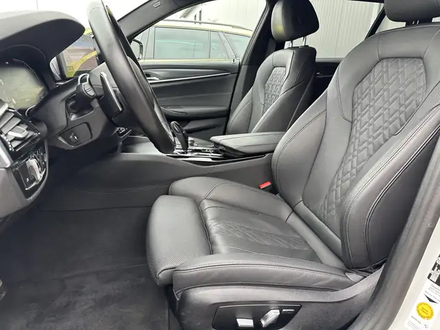BMW 5 Series view 14