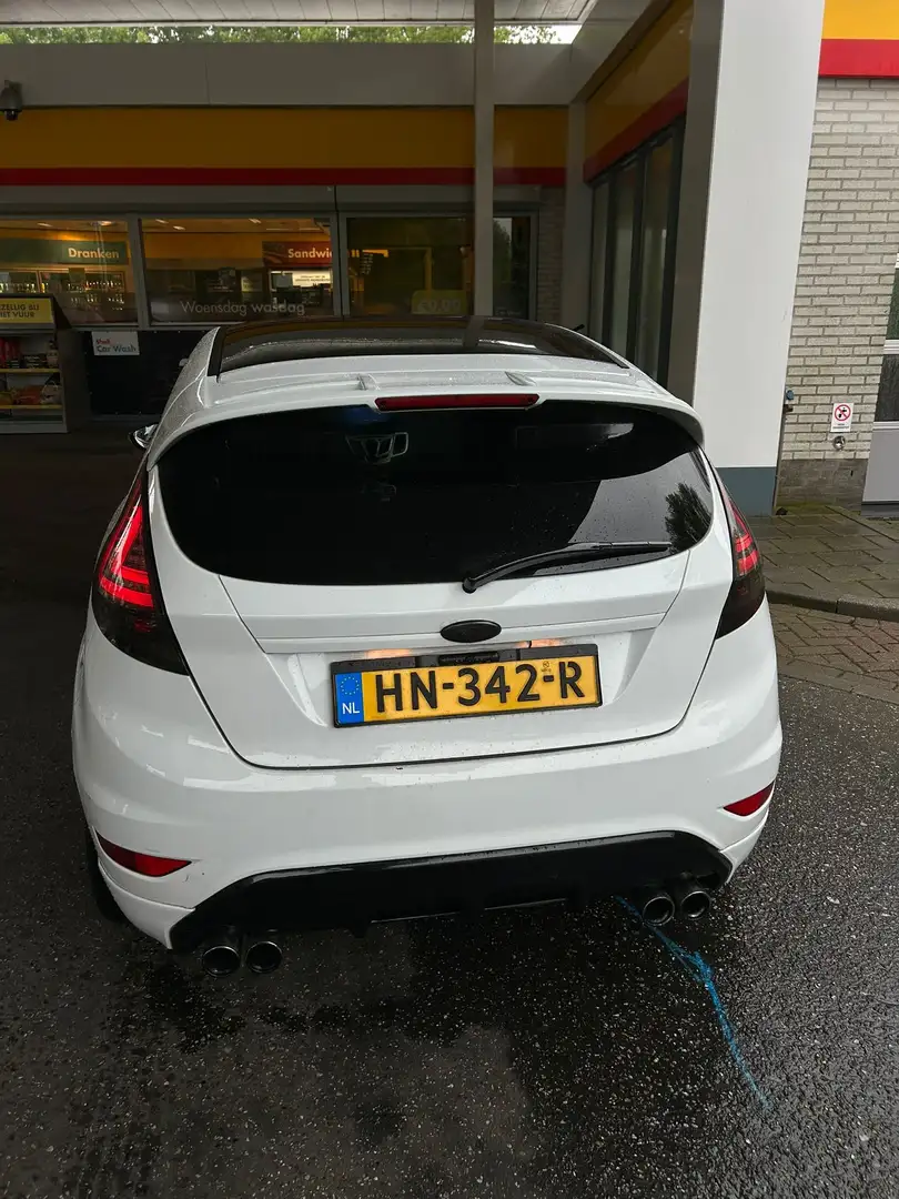 Ford Fiesta 1.6 TDCi Ghia Wit - 2
