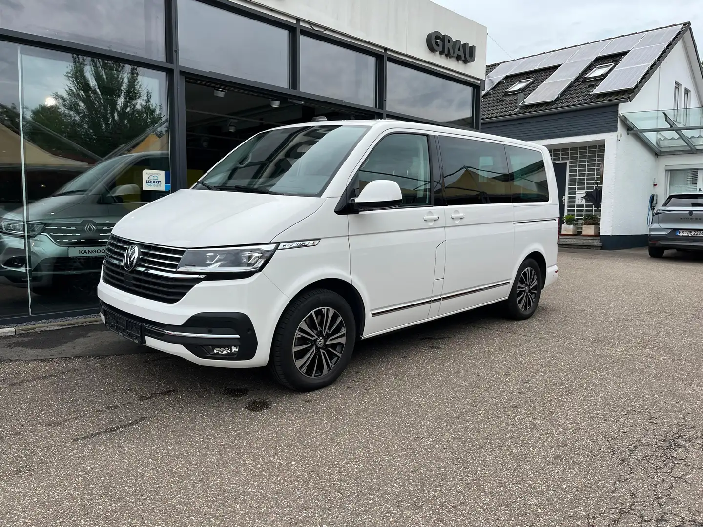 Volkswagen T6.1 Multivan Multivan Highline DSG 4MOTION NAVI/7-Sitzer/AHK Weiß - 2