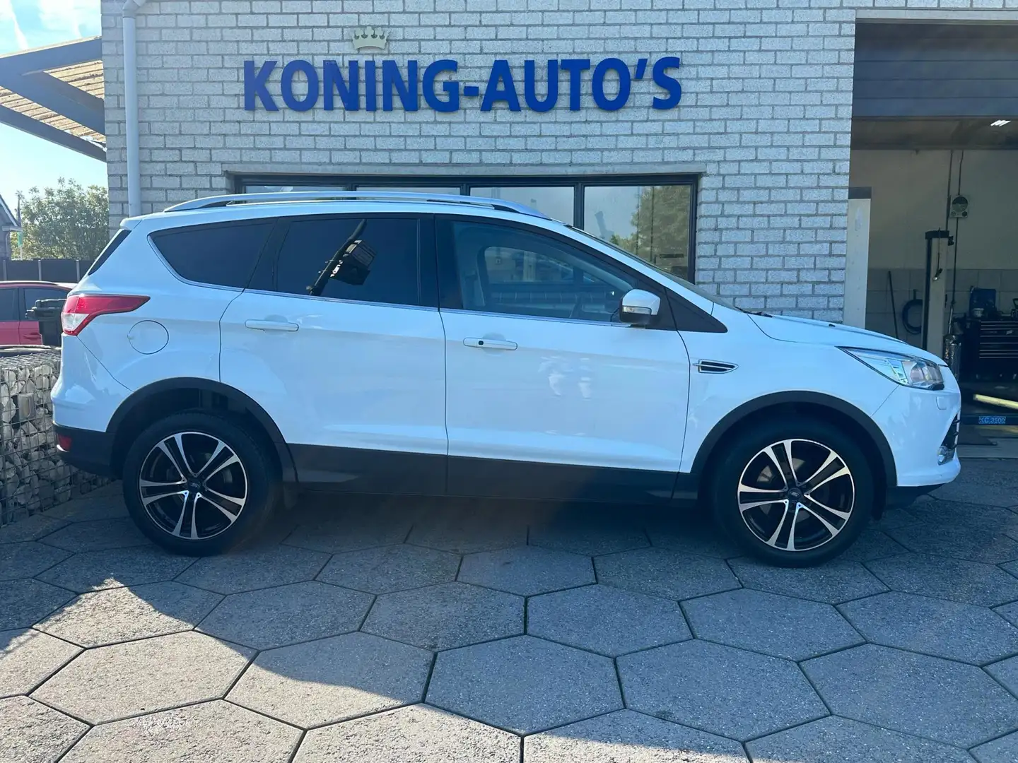 Ford Kuga 1.6 Titanium/ Pano/ Read Text/ EXPORT Wit - 2