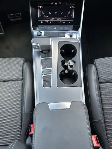 Audi A6 Avant view 15