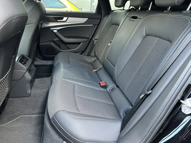 Audi A6 Avant view 12