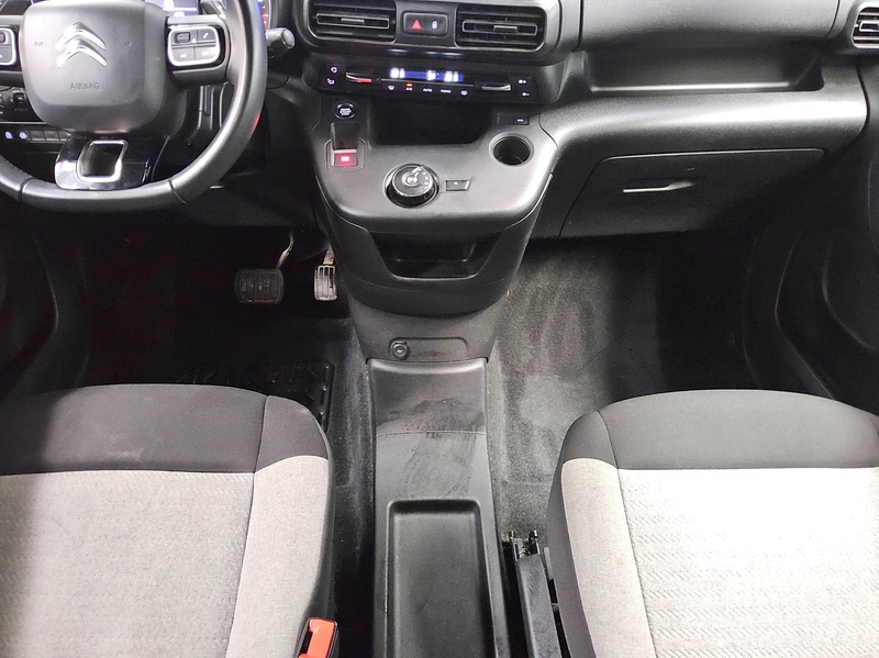 Citroen Berlingo 1.2 PureTech Shine Navi AHK RFK SHZ — photo 6