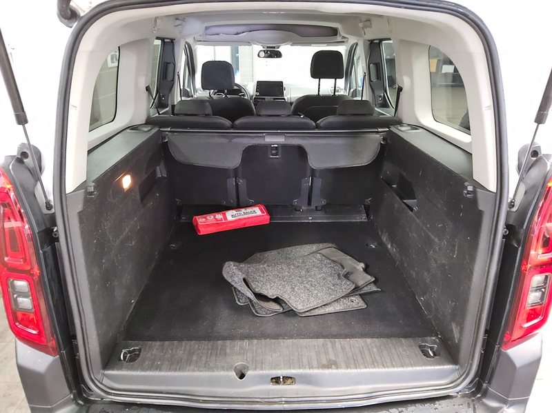 Citroen Berlingo 1.2 PureTech Shine Navi AHK RFK SHZ — photo 11