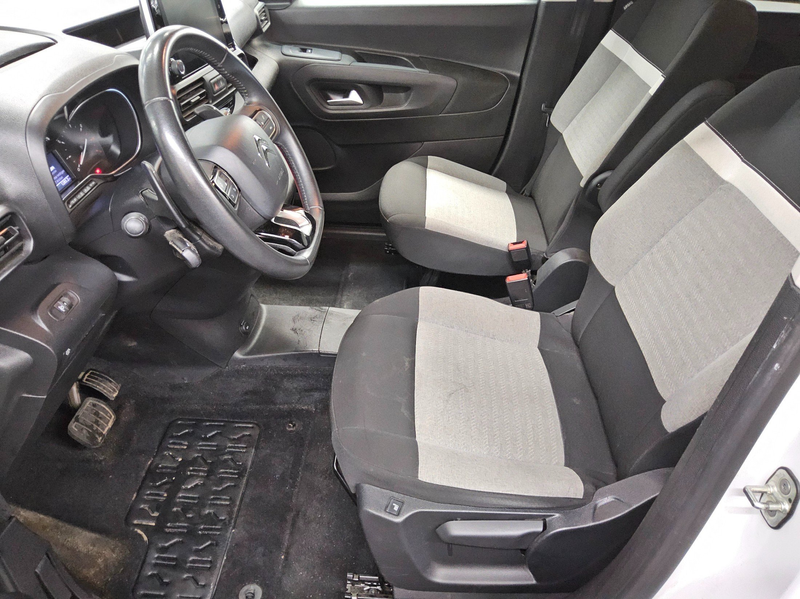 Citroen Berlingo 1.2 PureTech Shine Navi AHK RFK SHZ — photo 8