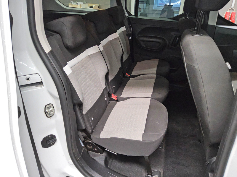 Citroen Berlingo 1.2 PureTech Shine Navi AHK RFK SHZ — photo 13