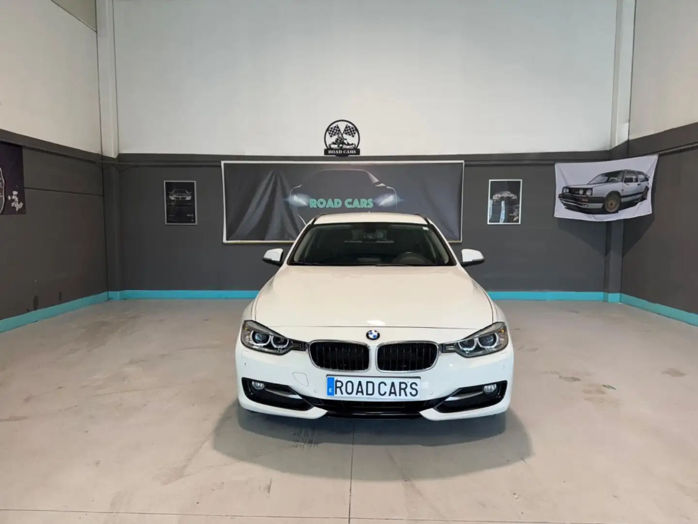 BMW 320 320dA Touring Sport Blanc - 2