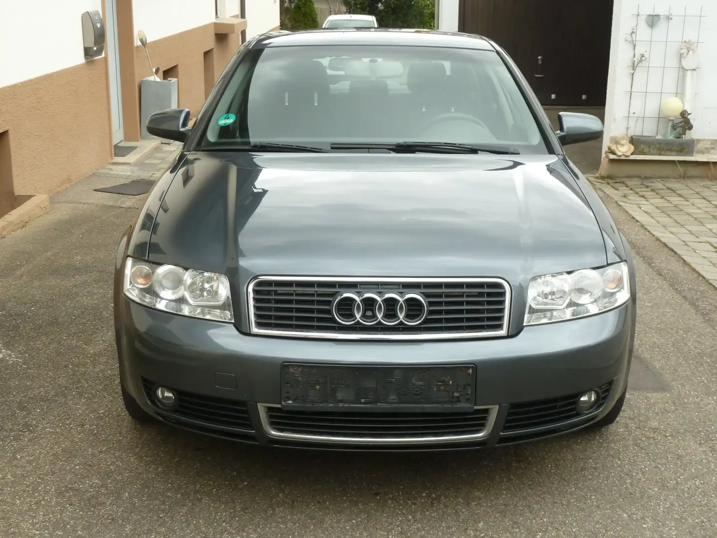 Audi A4 2,0 Šedá - 2