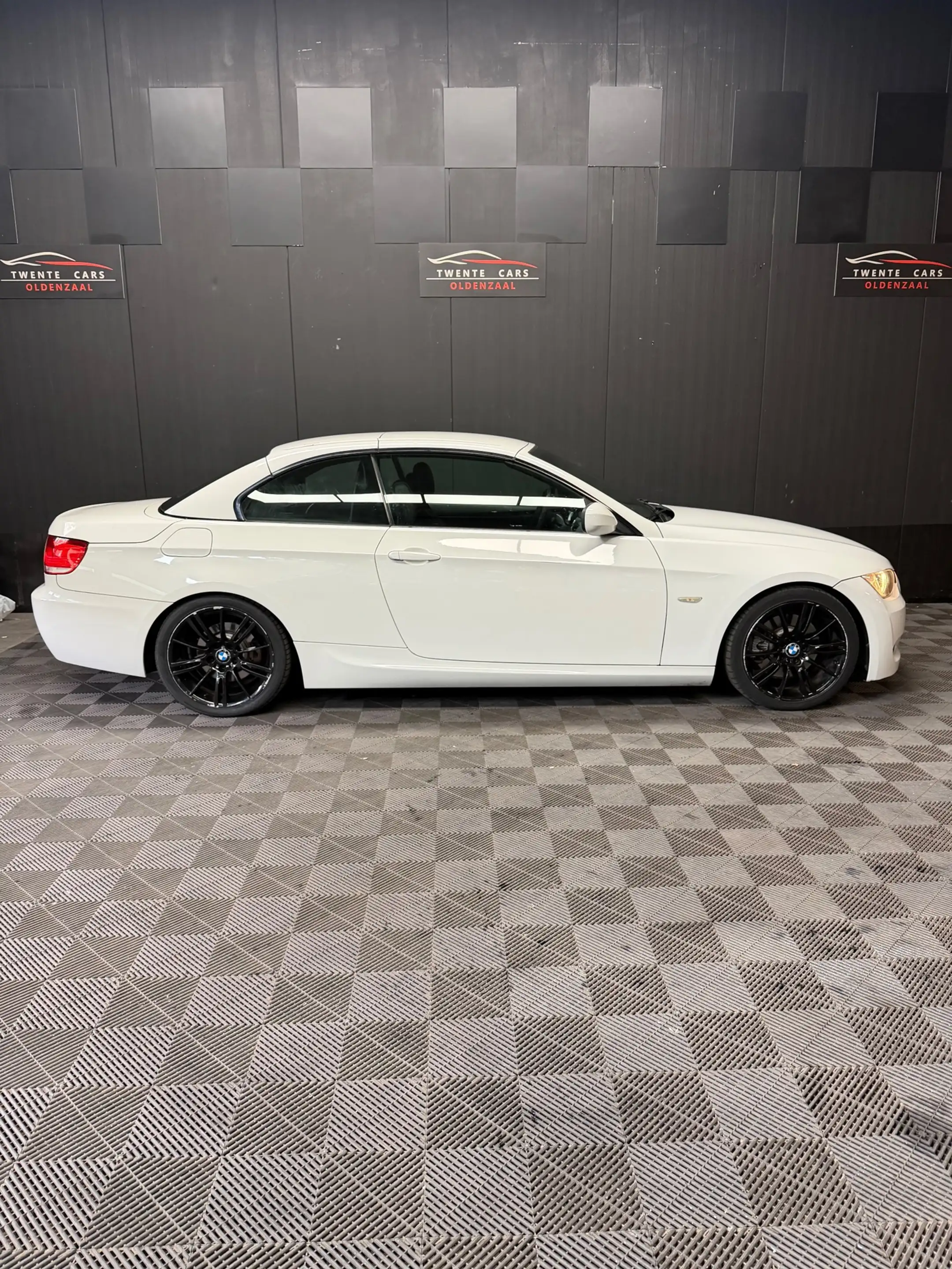 BMW 325 3-serie Cabrio 325i High Executive //M | Xenon | M — photo 9