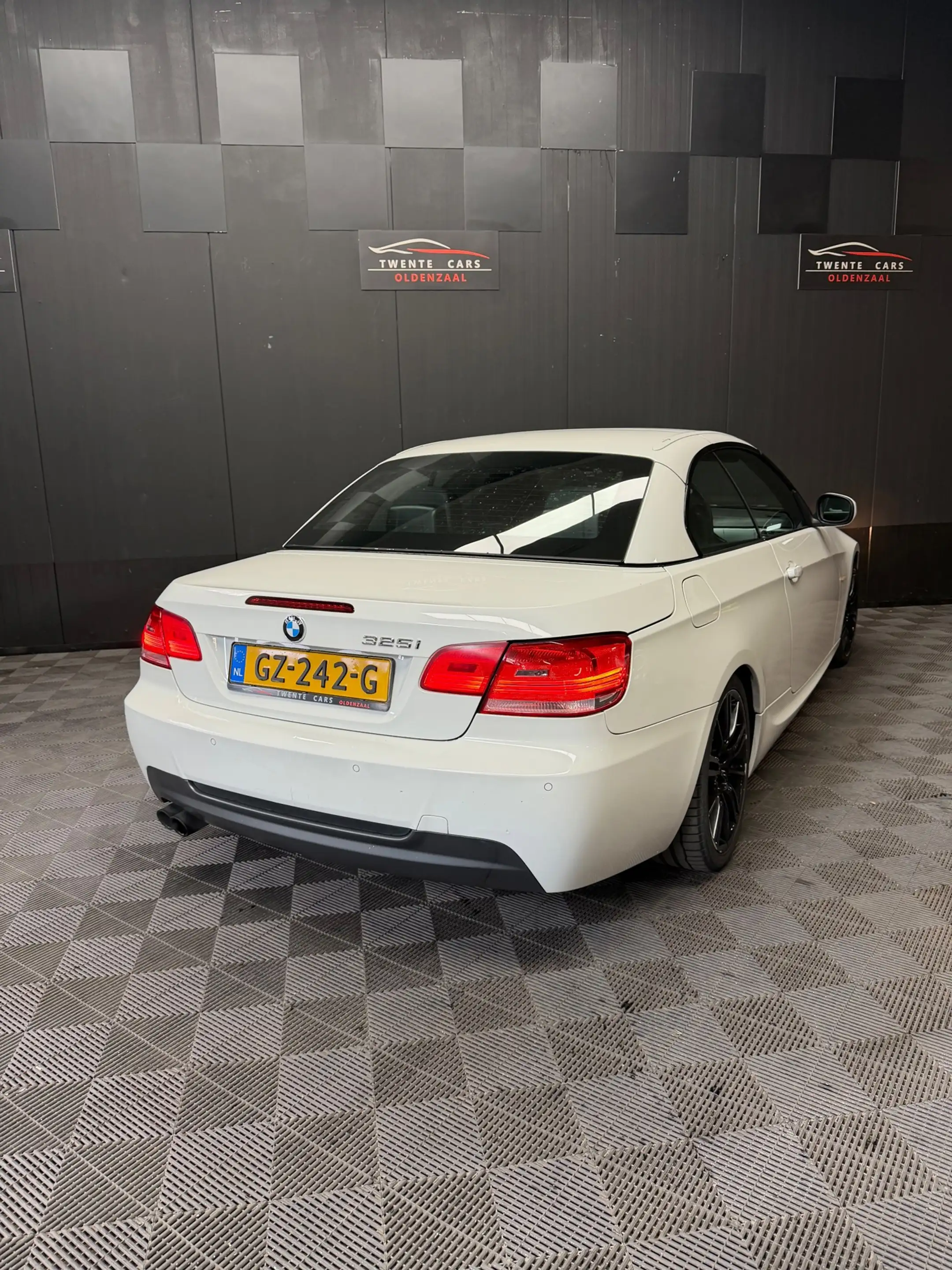 BMW 325 3-serie Cabrio 325i High Executive //M | Xenon | M — photo 6