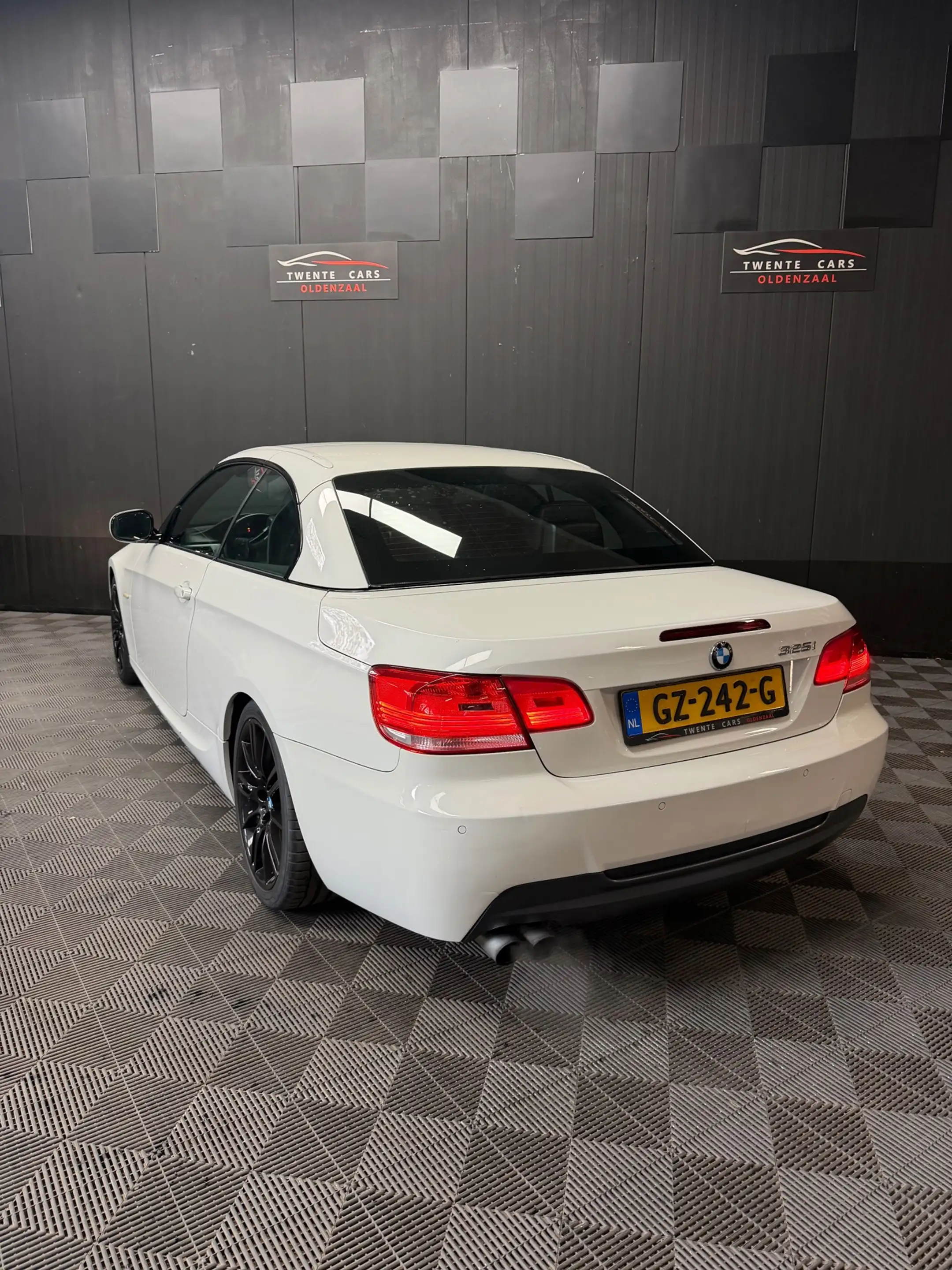 BMW 325 3-serie Cabrio 325i High Executive //M | Xenon | M — photo 8