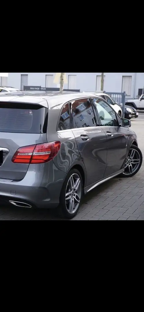 Mercedes-Benz B 180 Mercedes Benz B klasse 180 Business Sol. AMG Night Grijs - 1