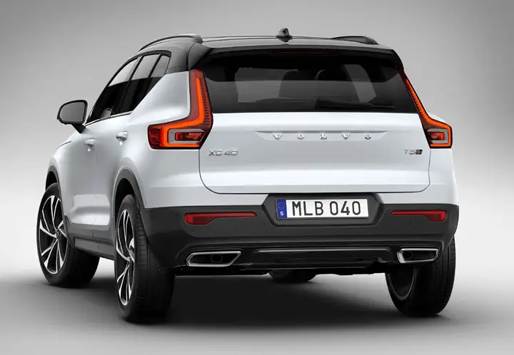Volvo XC40 T2 Momentum Core man 2021, foto 30