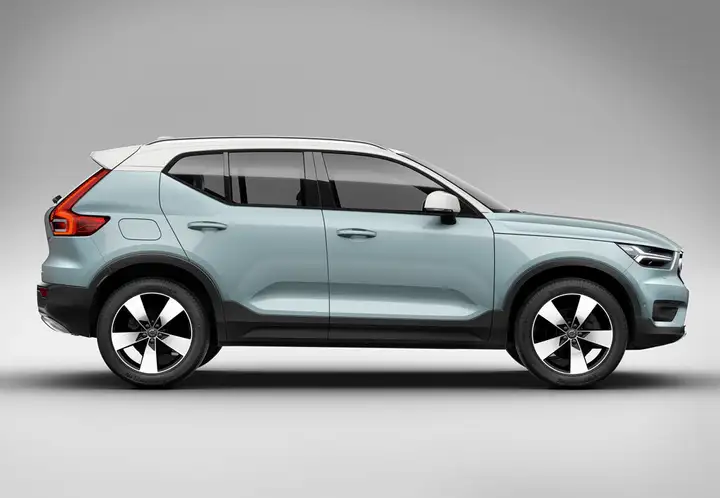 Volvo XC40 T2 Momentum Core man 2021, foto 8