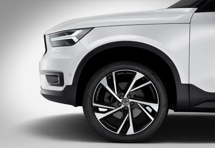 Volvo XC40 T2 Momentum Core man 2021, foto 20