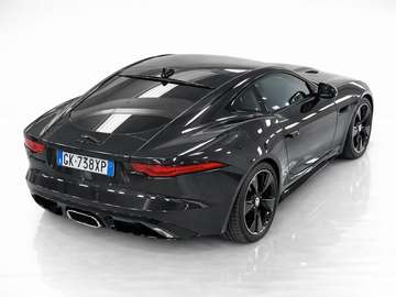 F-Type Coupe 2.0 i4 R-Dynamic Black rwd 300cv auto IVA ESPOSTA