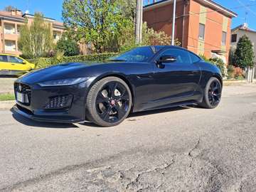 F-Type Coupe 2.0 i4 R-Dynamic Black rwd 300cv auto IVA ESPOSTA