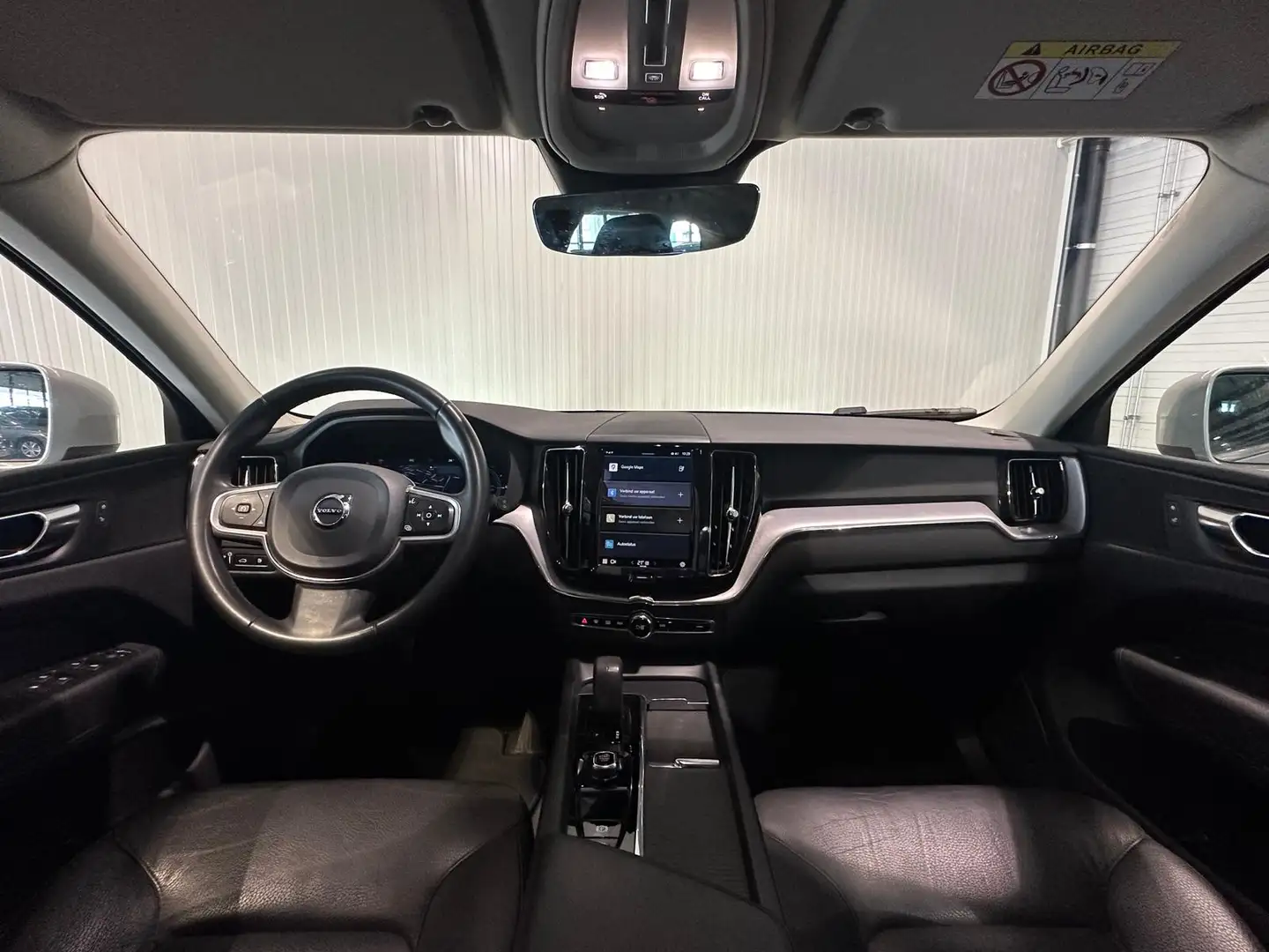 Volvo XC60 T6 Aut. Inscription Leder Parkeercamera 340pk Grijs - 2