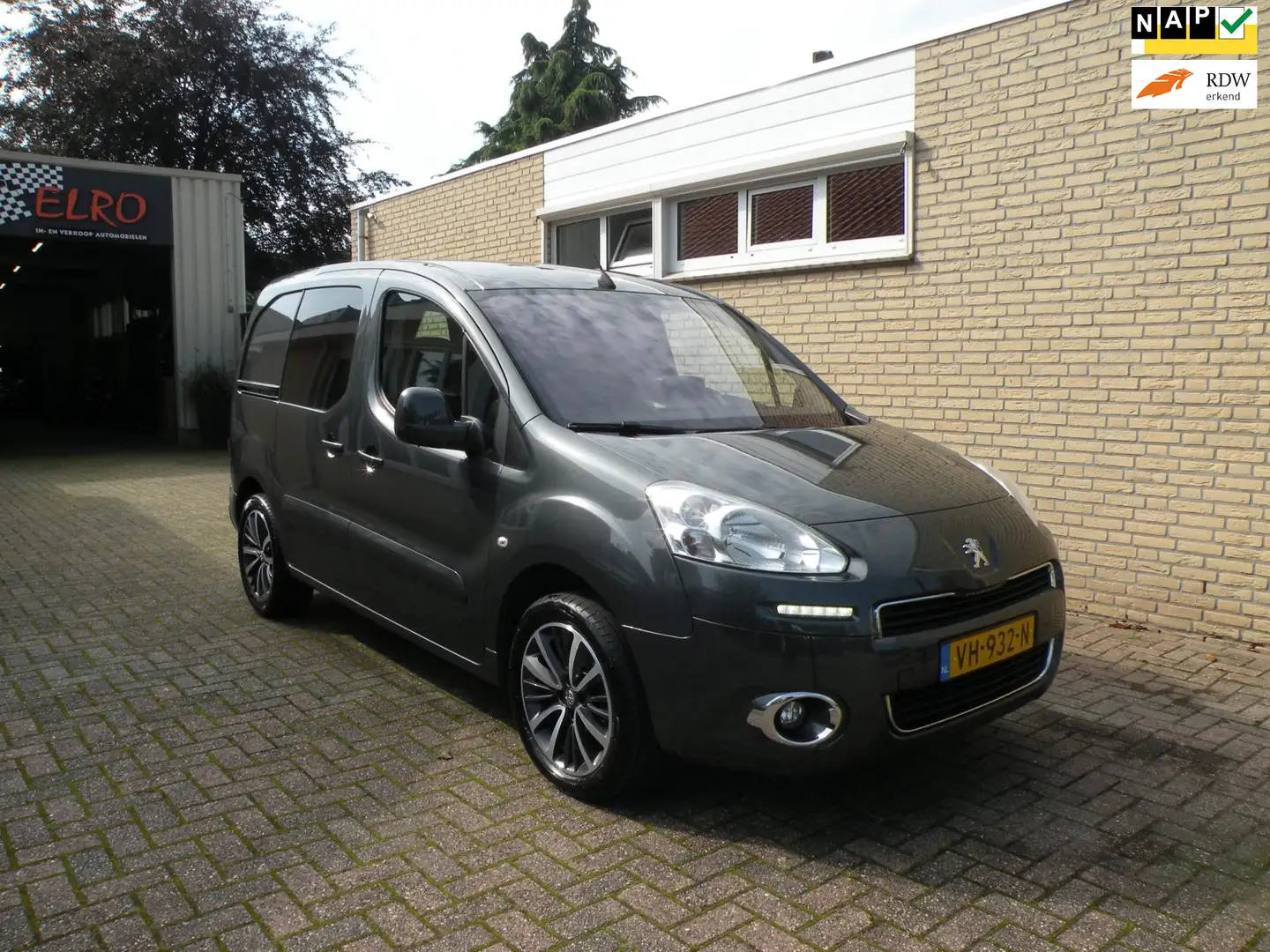 Peugeot Partner 120 1.6 e-HDI L1 Navteq Grijs - 1