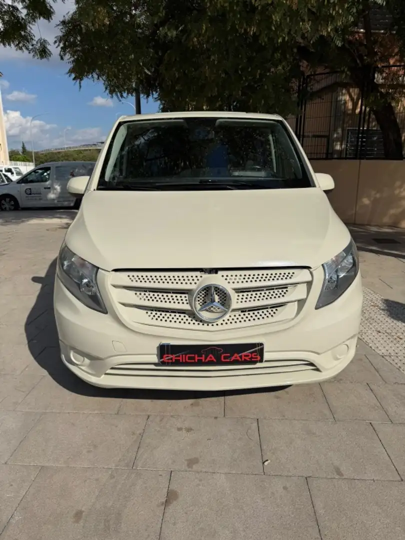 Mercedes-Benz Vito MERCEDES-BENZ Industrial  Manual de 4 Puertas Beige - 2