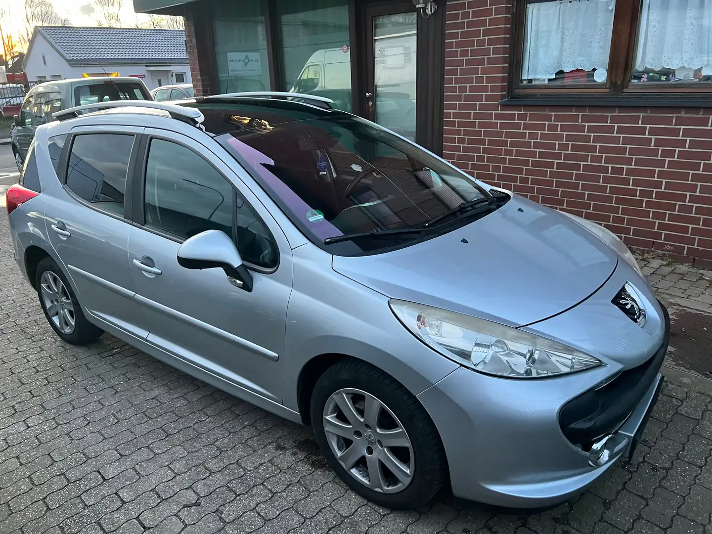 Peugeot 207 SW 120 VTi Escapade,Panorama,Alufelgen,Klimatronic Argintiu - 2