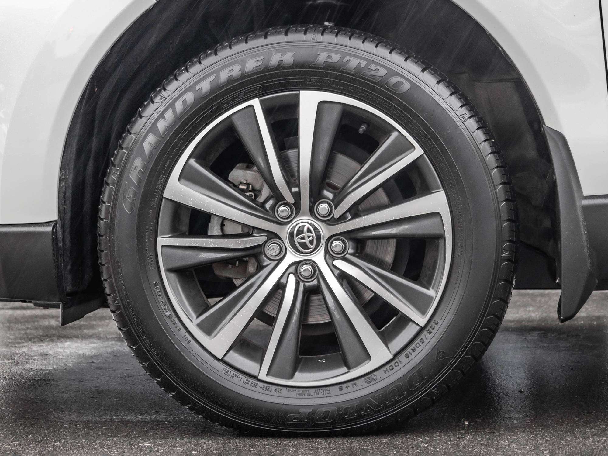 2024 Toyota Venza LE — снимка 1