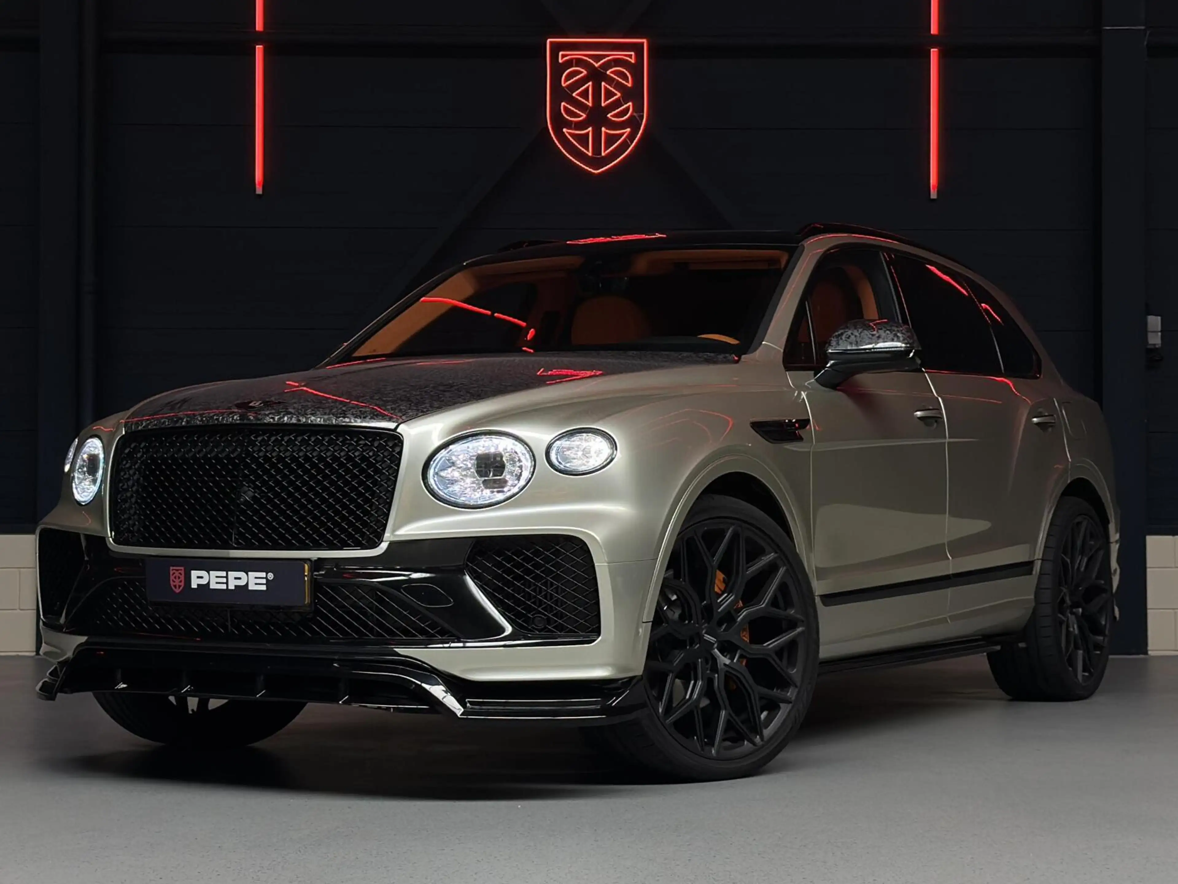 Bentley Bentayga 3.0 V6 Hybrid |CARBON|PANO|MASSAGE|24"VOSSEN
