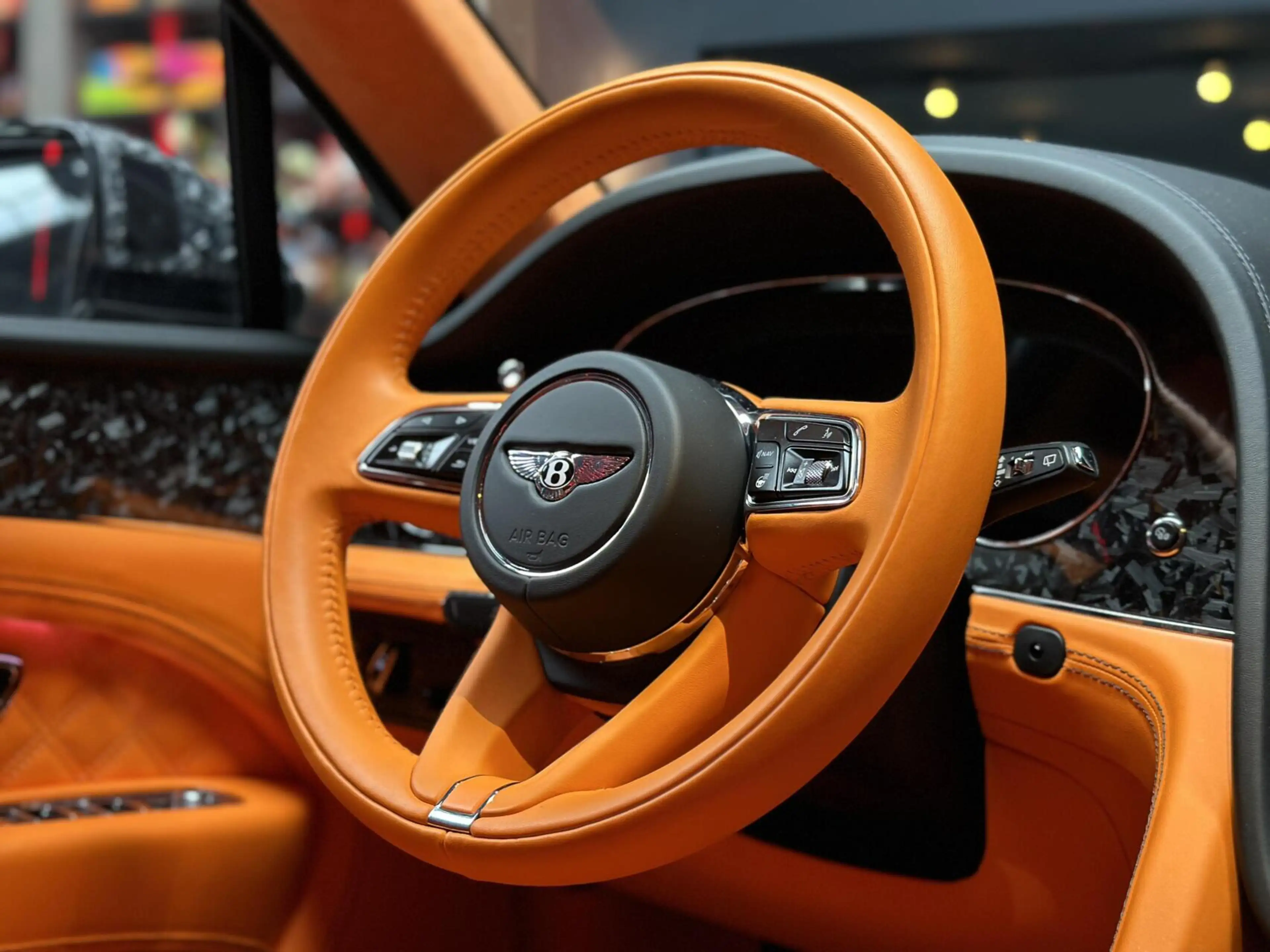 Bentley Bentayga 3.0 V6 Hybrid |CARBON|PANO|MASSAGE|24"VOSSEN — photo 10