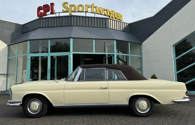 Mercedes-Benz 250 250 SE Cabrio W111 Deutsch