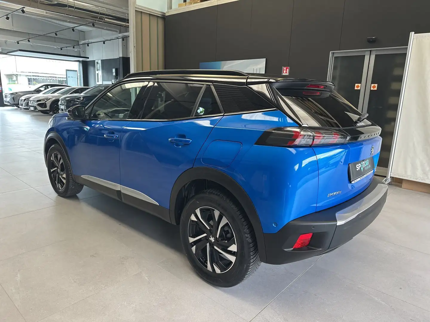 Peugeot 2008 1.5 bluehdi GT s&s 130cv eat8 Bleu - 2