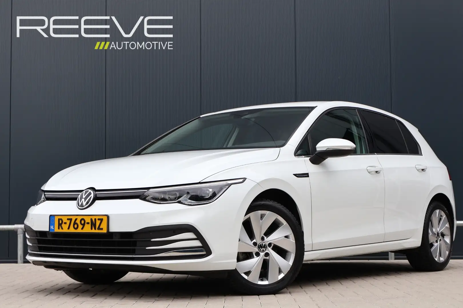 Volkswagen Golf Variant 1.5 eTSI 150pk Style Automaat | Stoelverwarming | Wit - 1