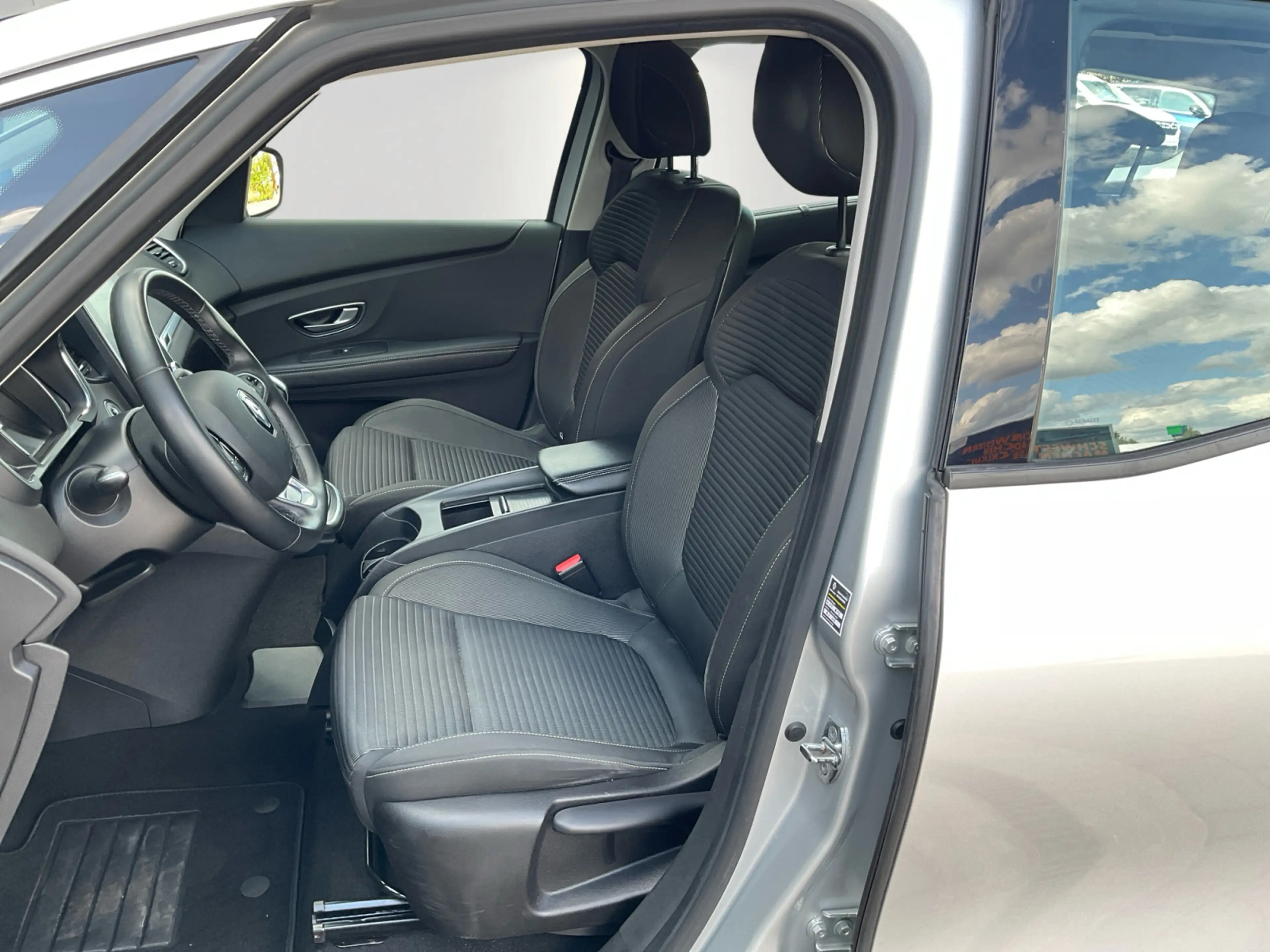 Renault Grand Scenic BUSINESS Edition BLUE dCi 120 EDC — photo 8