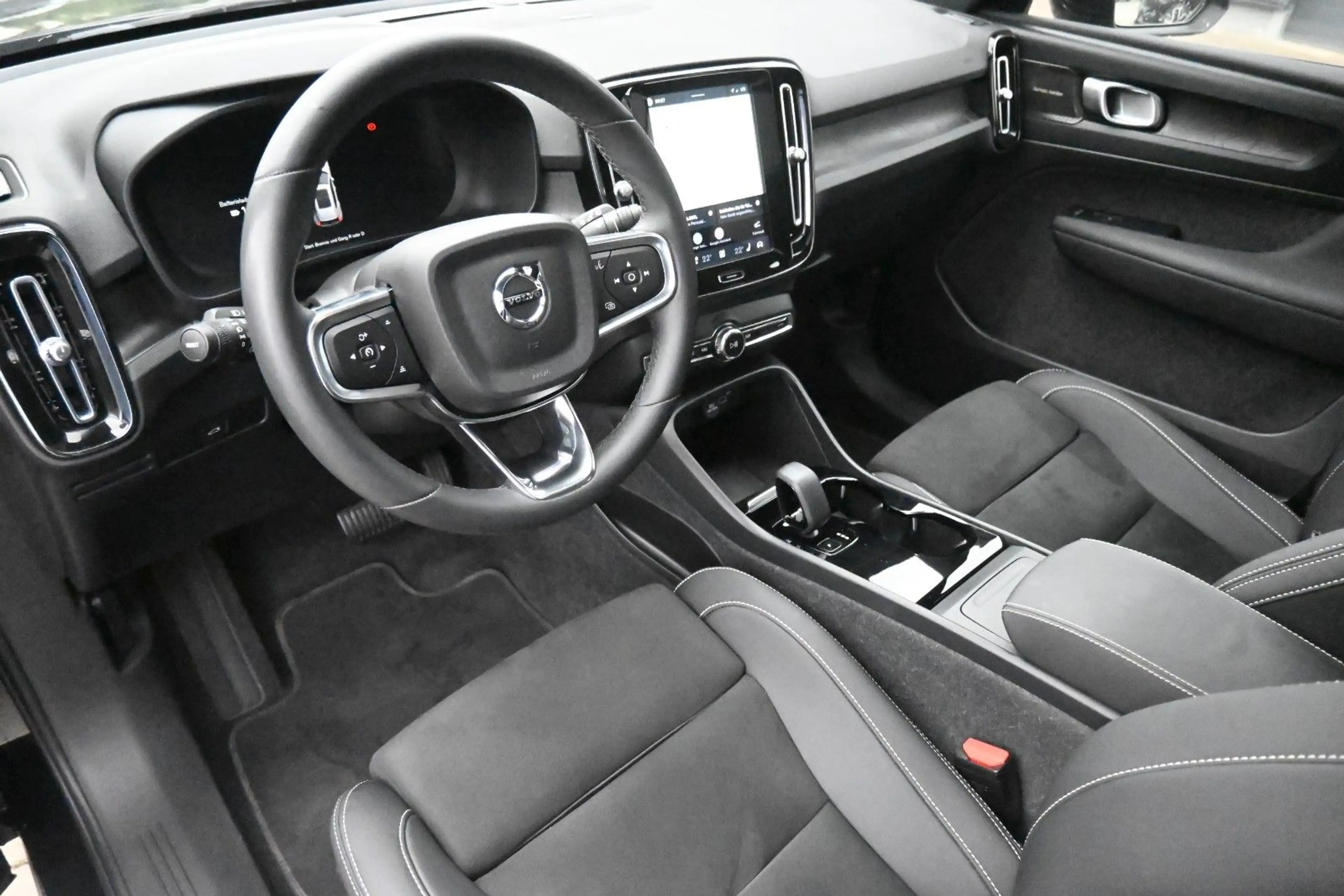 Volvo XC40 Twin Motor AWD Ultimate*PANO*360°*ACC*AHK — photo 12