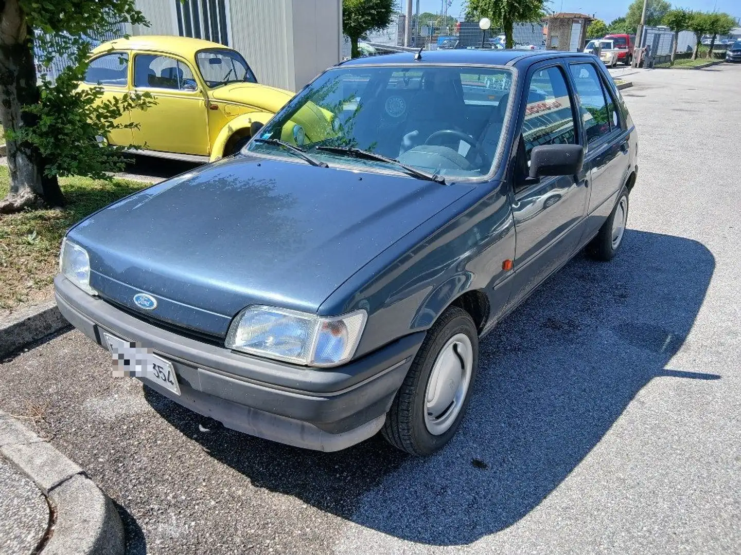 Ford Fiesta 1.3i cat 5 porte Newport Grigio - 2