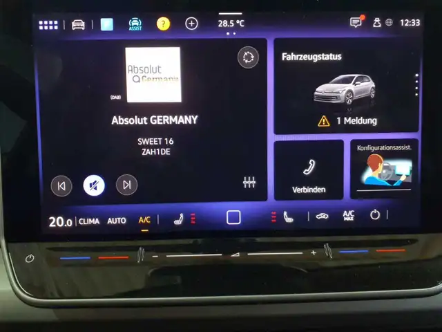 Volkswagen Golf view 12