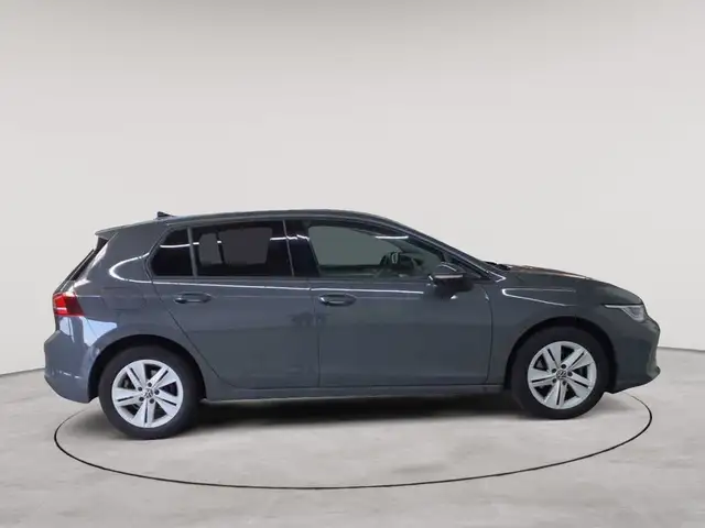 Volkswagen Golf view 3
