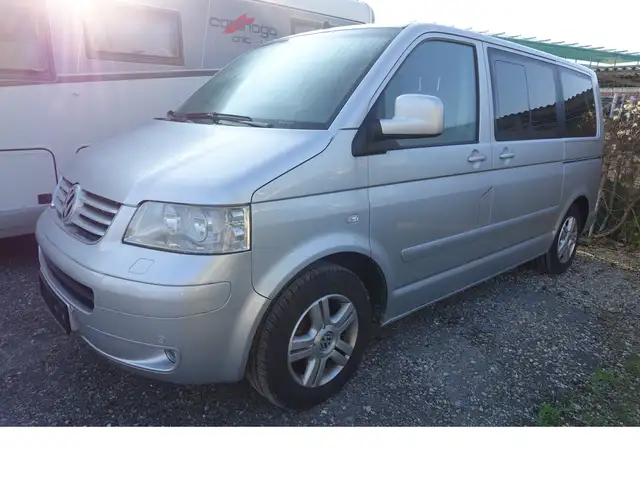 Volkswagen T5 Multivan Highline 2,5 TDI PDC AHK 7-Sitzer el. Türen